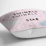 - realhomescomtr-K4494-1 - Realhomes Pembe Zeminde Sevimli Kuzucuk Tasarımlı Bebek Odası Yastık Kılıfı Realhomes