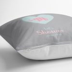 - realhomescomtr-K4534-1 - Realhomes Beyaz Zeminli Lets Shower Fil Desenli Bebek Odası Yastık Kılıfı Realhomes