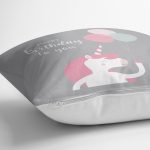 - realhomescomtr-K4553-1 - Realhomes Gri Zeminde Doğum Günü Hediyeler Desenli Bebek Odası Yastık Kılıfı Realhomes