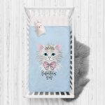 Mavi Zeminde Sevimli Kedicik Özel Tasarım Çocuk Odası Yatak Örtüsü Realhomes