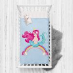 - Rh-Yatak-4317m - Realhomes  Mavi Zeminde Denizkızı Desenli Dijital Baskılı Çocuk Odası Yatak Örtüsü Realhomes