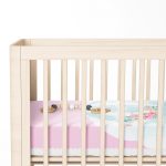 Pembe Zeminde Uçan Balon Desenli Dijital Baskılı Çocuk Odası Yatak Örtüsü Realhomes