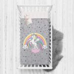 - Rh-Yatak-4325 - Realhomes  Gri Zeminde Unicorn At ve Kalpler Tasarımlı Çocuk Odası Yatak Örtüsü Realhomes