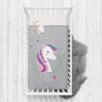 - Rh-Yatak-4333 - Realhomes  Gri Zeminde Magic Unicorn Tasarımlı Çocuk Odası Yatak Örtüsü Realhomes