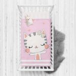 - Rh-Yatak-4350p - Realhomes  Sevimli Kedicik Desenli  Çocuk Odası Yatak Örtüsü Realhomes