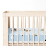 - Rh-Yatak-4384m-1 - Realhomes Renkli Puanlı Kedicik Desenli Bebek Odası Yatak Örtüsü Realhomes