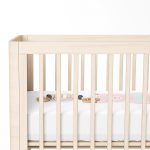 Beyaz Zeminde Deniz ve Ayıcık Desenli Bebek Odası Yatak Örtüsü Realhomes