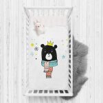 Beyaz Zeminde Atkılı Ayıcık Desenli Bebek Odası Yatak Örtüsü Realhomes