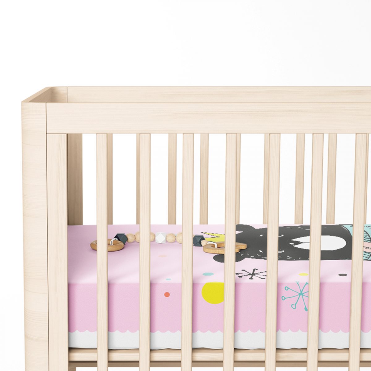 Pembe Zeminde Atkılı Ayıcık Desenli Bebek Odası Yatak Örtüsü Realhomes