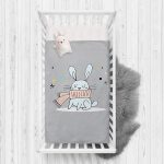 - Rh-Yatak-4425 - Realhomes  Gri Zeminde Atkılı Tavşan Motifli Bebek Odası Yatak Örtüsü Realhomes