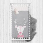 - Rh-Yatak-4509 - Realhomes  Gri Zeminde Sevimli Geyik Tasarımlı Bebek Odası Yatak Örtüsü Realhomes