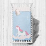 Mavi Unicorn At Desenli Dijital Baskılı Bebek Odası Yatak Örtüsü Realhomes