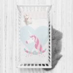 Beyaz Zeminli Mavi Kalpli Unicorn Desenli Çocuk Odası Yatak Örtüsü Realhomes