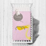 Pembe Zeminde Leylek Motifli Özel Tasarım Çocuk Odası Yatak Örtüsü Realhomes