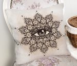 - Rh-K5011-Ozel-Tasarim-Cicek-Ucuncu-Goz-Motifli-Kirlent-Kilifi-1 - Realhomes Özel Tasarım Çiçek Üçüncü Göz Motifli Kırlent Kılıfı Realhomes