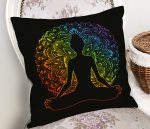 - Rh-K5046-Siyah-Zeminde-Gokkusagi-Motifli-Uzak-Dogu-Yoga-Desenli-Kirlent-Kilifi-1 - Realhomes Siyah Zeminde Gökkuşağı Motifli Uzak Doğu Yoga Desenli Kırlent Kılıfı Realhomes