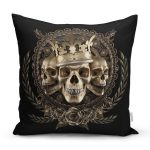 - Rh-K5048-Siyah-Zeminde-Gumus-Kuru-Kafa-Motifli-Kirlent-Kilifi - Realhomes Siyah Zeminde Gümüş Kuru Kafa Motifli Kırlent Kılıfı Realhomes