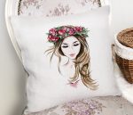 - Rh-K5094-Beyaz-Zeminde-Rankli-Kalem-Cizimli-Dekoratif-Modern-Yastik-Kilifi-1 - Realhomes  Beyaz Zeminde Rankli Kalem Çizimli Dekoratif Modern Yastık Kılıfı Realhomes