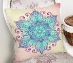 - Rh-K5121-Pembe-Zeminde-Mavi-Mandala-Cizimli-Modern-Yastik-Kilifi-1 - Realhomes Pembe Zeminde Mavi Mandala Çizimli Modern Yastık Kılıfı Realhomes