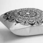 Beyaz Zeminde Çiçek Mandala Desenli Kırlent Kılıfı Realhomes