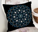 Siyah Zeminde Mavi Boncuklu Mandala Dekoratif Yastık Kılıfı Realhomes