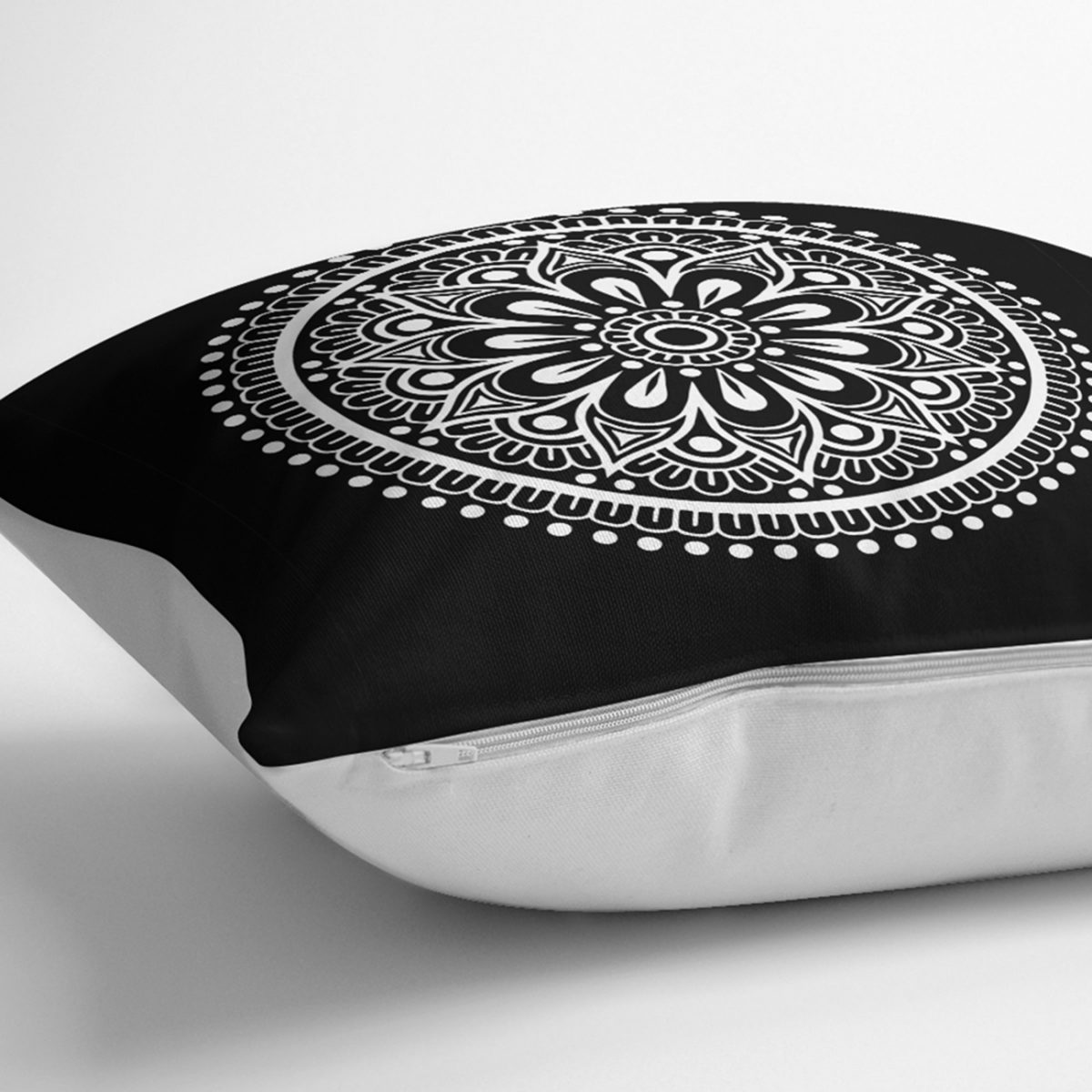 Siyah Beyaz Çiçek Desenli Mandala Motifli Kırlent Kılıfı Realhomes