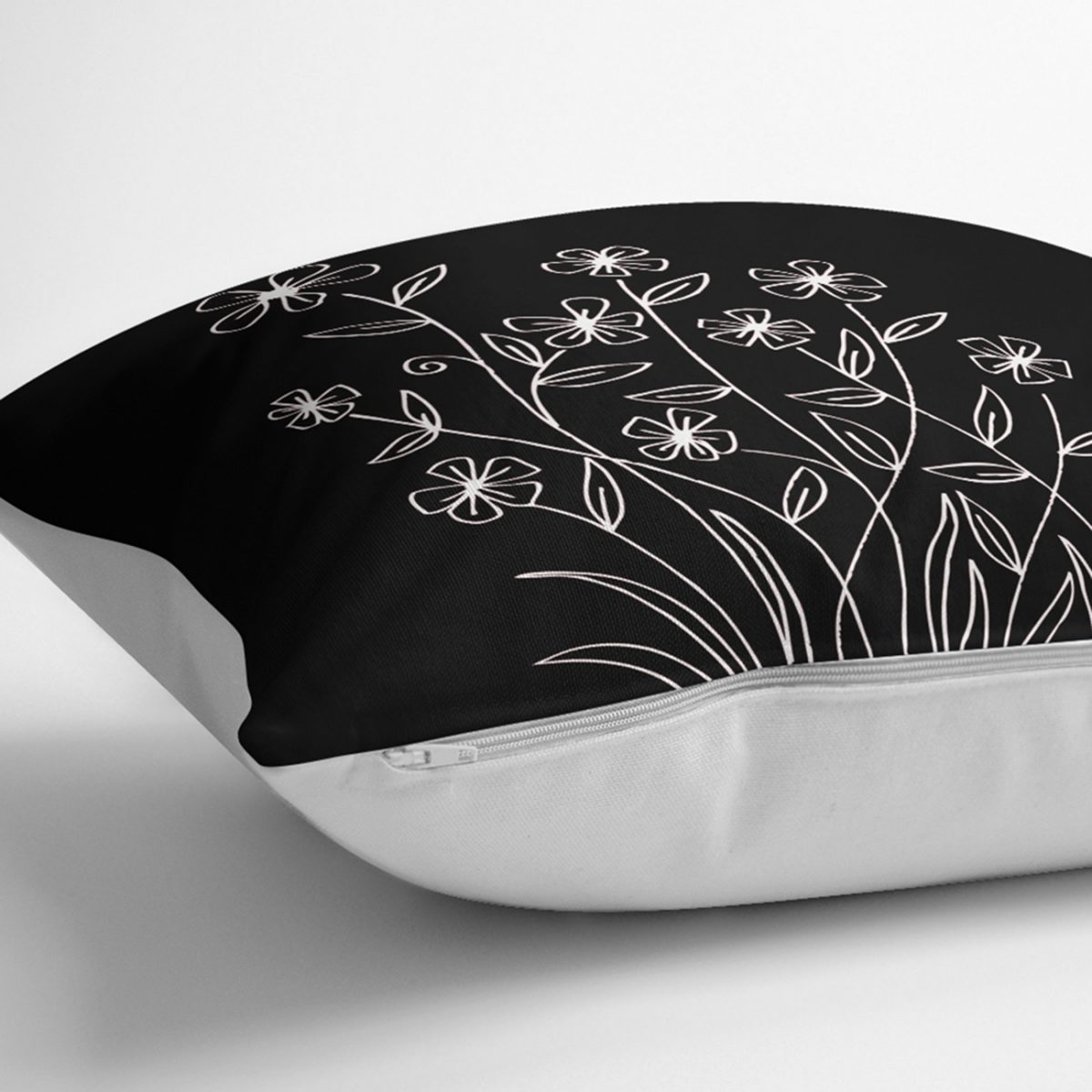 Siyah Zemin Üzerinde Çiçek Motifli Özel Tasarım Kırlent Kılıfı Realhomes