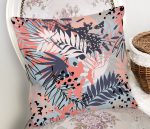 - Rh-K5257-Gri-Zemin-Uzerimde-Pembe-Ve-Lacivert-Baskili-Yaprak-Motifli-Kirlent-Kilifi-1 - Realhomes  Gri Zemin Üzerimde Pembe Ve Lacivert Baskılı Yaprak Motifli Kırlent Kılıfı Realhomes