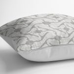 - Rh-K5389-Kot-Zemin-Uzerinde-Soyut-Cizimli-Dekoratif-Yastik-Kilifi-2 - Realhomes  Kot Zemin Üzerinde Soyut Çizimli Dekoratif Yastık Kılıfı Realhomes