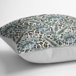 - Rh-K5414-Leopar-Zemin-Uzeinde-Gumus-Tropik-Yapraklar-Baskili-Kirlent-Kilifi-2 - Realhomes Leopar Zemin Üzeinde Gümüş Tropik Yapraklar Baskılı Kırlent Kılıfı Realhomes