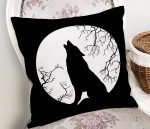 Siyah Zemin Üzerinde Kurt Desenli Kırlent Kılıfı Realhomes