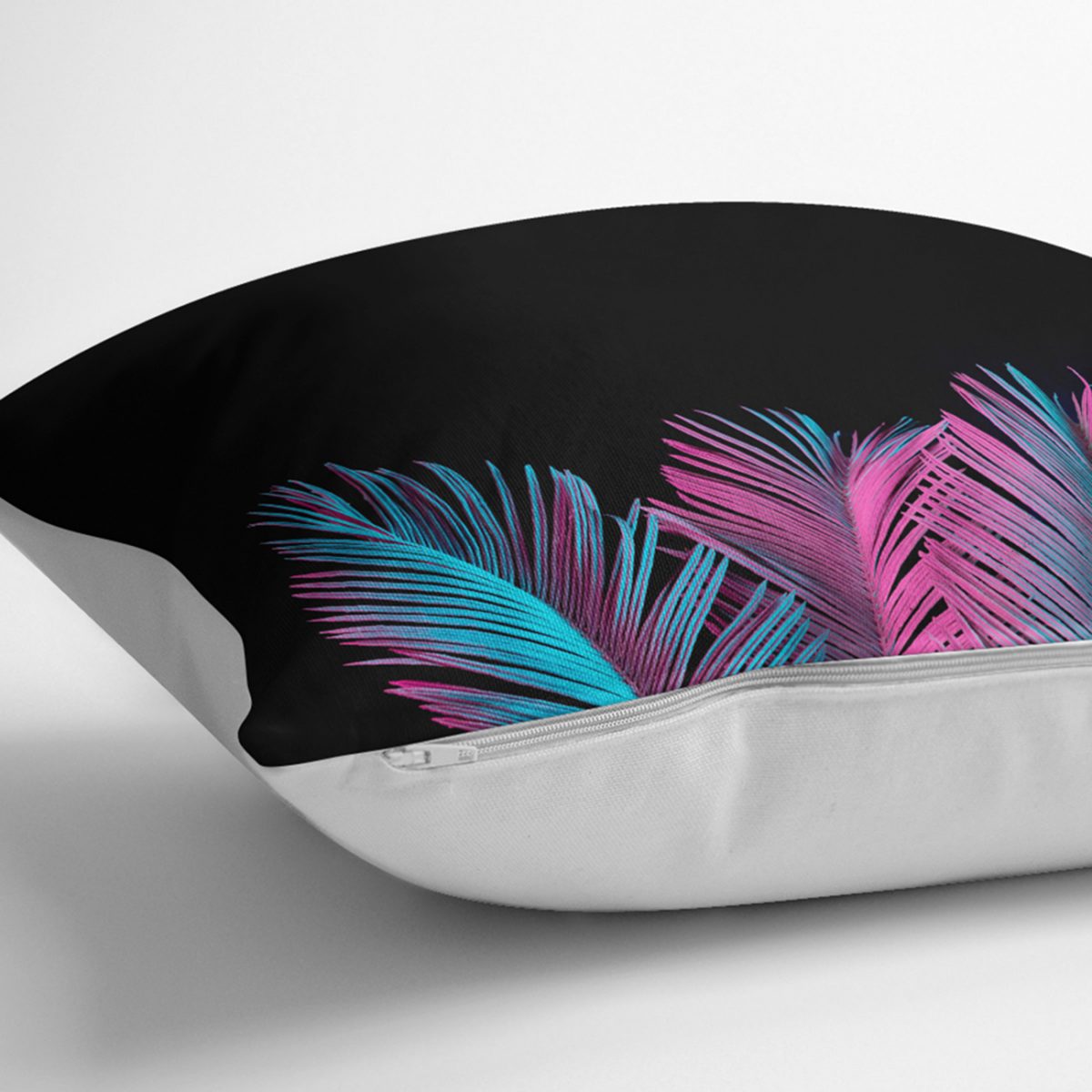 Siyah Zeminli Tropik Yapraklı Özel Tasarım Dekoratif Kırlent Kılıfı Realhomes