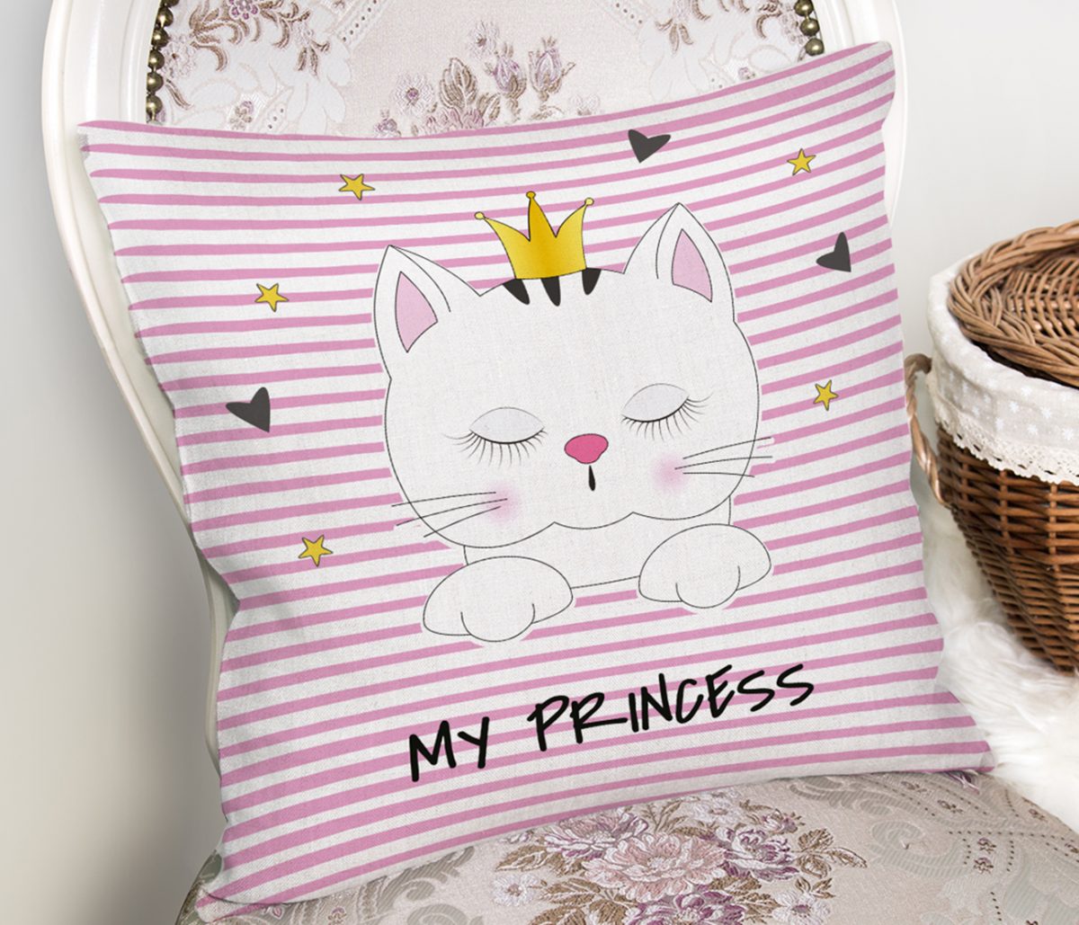 My Princess Pembe Çizgiler Üzerinde Taçlı Kedicik Yastık Kılıfı Realhomes