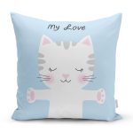 - Rh-K5692-Mavi-Zeminde-My-Love-Yazili-Sevimli-Kedicik-Desenli-Dekoratif-Kirlent-Kilifi - Realhomes Mavi Zeminde My Love Yazılı Sevimli Kedicik Desenli Dekoratif Kırlent Kılıfı Realhomes