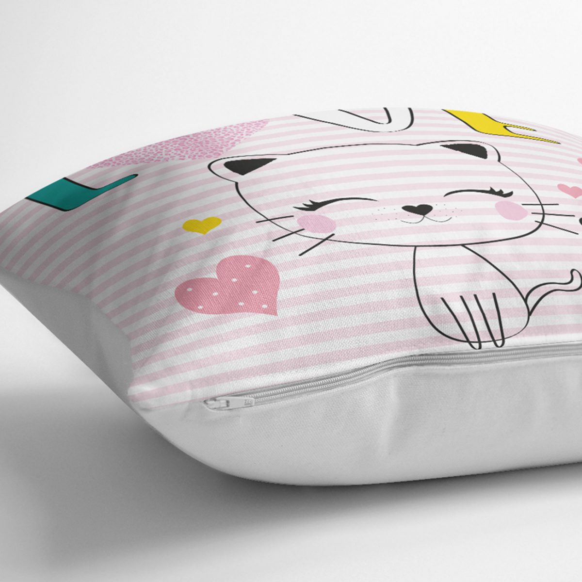 Pembe Çizgili Zeminde Sweet Cat Tasarımlı Yastık Kılıfı Realhomes