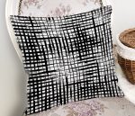 - Rh-K5767-Siyah-Beyaz-Damali-Dekoratif-Yastik-Kilifi-1 - Realhomes Siyah Beyaz Damalı Dekoratif Yastık Kılıfı Realhomes