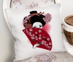 - Rh-K5814-Kirmizi-Yelpazeli-Saman-Japon-Kadin-Dijital-Baskili-Kirlent-Kilifi-1 - Realhomes Kırmızı Yelpazeli Şaman Japon Kadın Dijital Baskılı Kırlent Kılıfı Realhomes