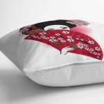 - Rh-K5814-Kirmizi-Yelpazeli-Saman-Japon-Kadin-Dijital-Baskili-Kirlent-Kilifi-2 - Realhomes Kırmızı Yelpazeli Şaman Japon Kadın Dijital Baskılı Kırlent Kılıfı Realhomes