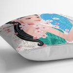 - Rh-K5822-Mavi-Yelpazeli-Cizgi-Motifli-Kadin-Motifli-Dekoratif-Kirlent-Kilifi-2 - Realhomes Mavi Yelpazeli Çizgi Motifli Kadın Motifli Dekoratif Kırlent Kılıfı Realhomes