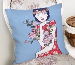 - Rh-K5850-Cicege-Sarilmis-Japon-Kiz-Motifli-Dekoratif-Kirlent-Kilifi-1 - Realhomes Çiçeğe Sarılmış Japon Kız Motifli Dekoratif Kırlent Kılıfı Realhomes