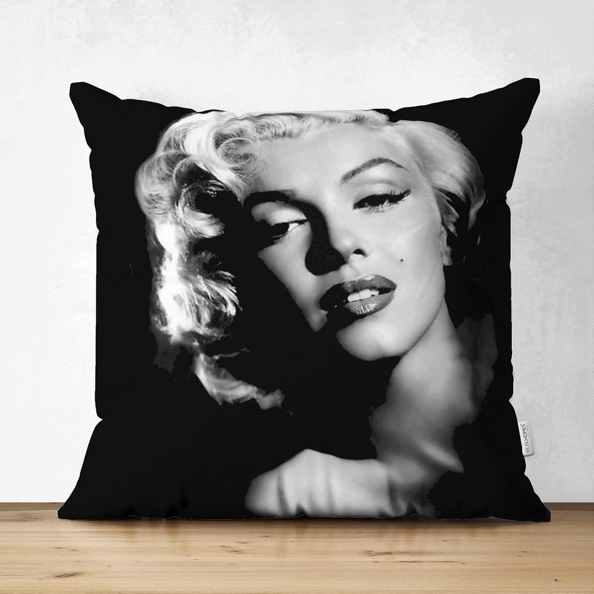 Çift Taraflı Marilyn Monroe Resimli Dijital Baskılı Dekoratif Süet Yastık Kırlent Kılıfı Realhomes