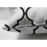 - Suet-K-2022-2 - Realhomes  Çift Taraflı Siyah Beyaz Ogea Desenli Dekoratif Süet Yastık Kırlent Kılıfı Realhomes