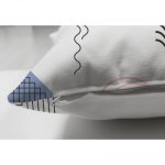 - Suet-K-2046-2 - Realhomes  Renkli Geometrik Şekiller Çift Taraflı Dijital Baskılı Süet Yastık Kırlent Kılıfı Realhomes