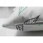 - Suet-K-2072-2 - Realhomes  Beyaz Temalı Yaprak Desenli Çift Taraflı Dijital Baskılı Modern Süet Yastık Kılıfı Realhomes