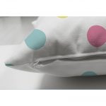 - Suet-K-2115-2 - Realhomes Çift Taraflı Renkli Puantiyeli Dijital Baskılı Dekoratif Süet Kırlent Kılıfı Realhomes