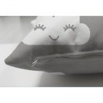 - Suet-K-2140-2 - Realhomes  Çift Taraflı Gri Zeminli Bulut Motifli Dijital Baskılı Dekoratif Süet Kırlent Kılıfı Realhomes