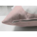 - Suet-K-2143-2 - Realhomes Çift Taraflı Pembe Zeminli Kuğu Desenli Dijital Baskılı Süet Yastık Kılıfı Realhomes