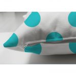 - Suet-K-2154-2 - Realhomes Çift Taraflı Turkuaz Puantiyeli Dijital Baskılı Dekoratif Süet Kırlent Kılıfı Realhomes