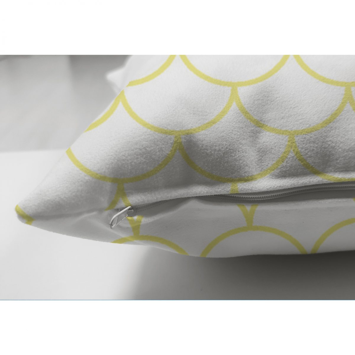 Çift Taraflı Sarı Geometrik Desenli Dijital Baskılı Modern Süet Yastık Kılıfı Realhomes