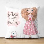 - Suet-K-2182 - Realhomes  Çift Taraflı Sevimli Kız Motifli Dijital Baskılı Dekoratif Süet Yastık Kırlent Kılıfı Realhomes